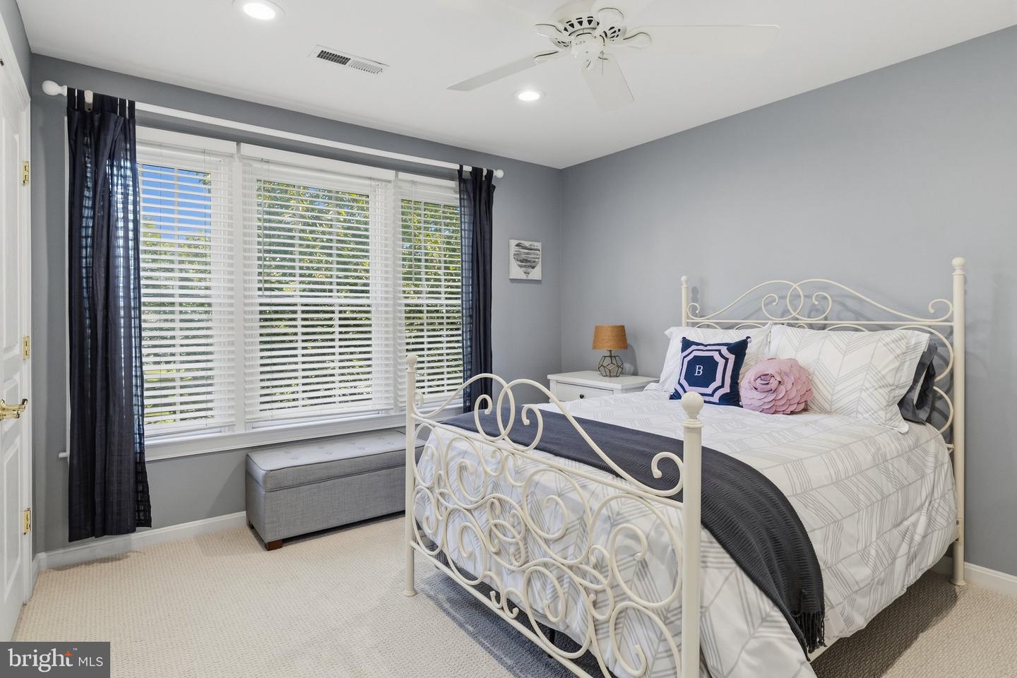 325 Sleepy Hollow Ct Property Photo 42