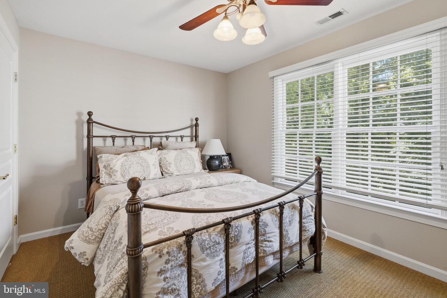 325 Sleepy Hollow Ct Property Photo 47