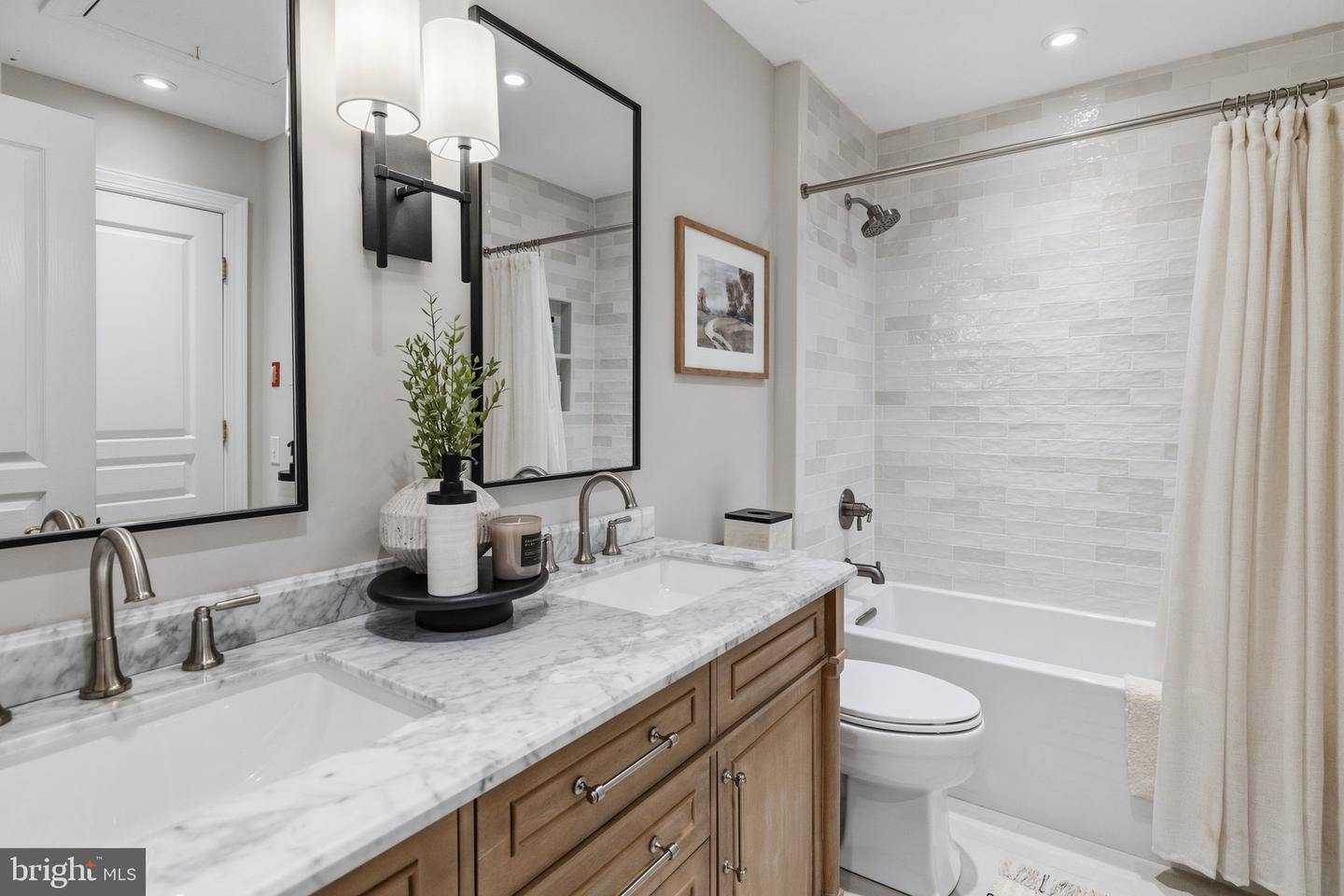 325 Sleepy Hollow Ct Property Photo 48