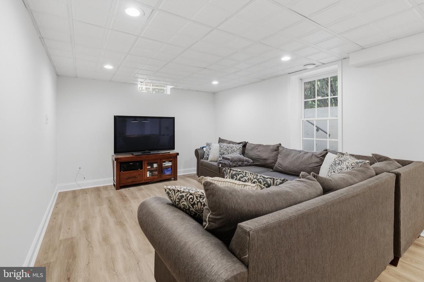 325 Sleepy Hollow Ct Property Photo 49