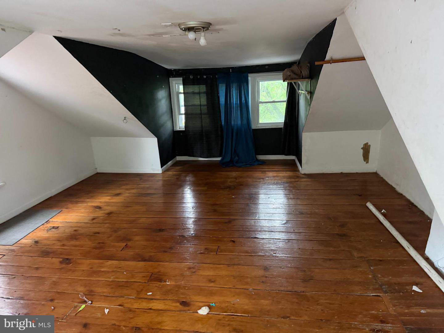 123 King St Property Photo 4