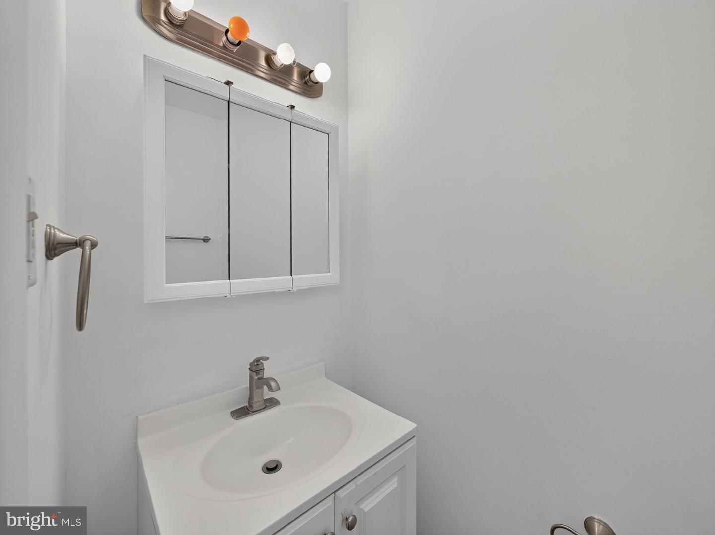 1098 Bayless Pl Property Photo 11