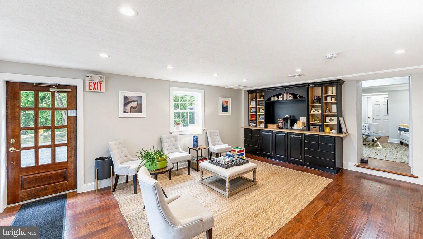 136 2nd Ave # Property Photo 5