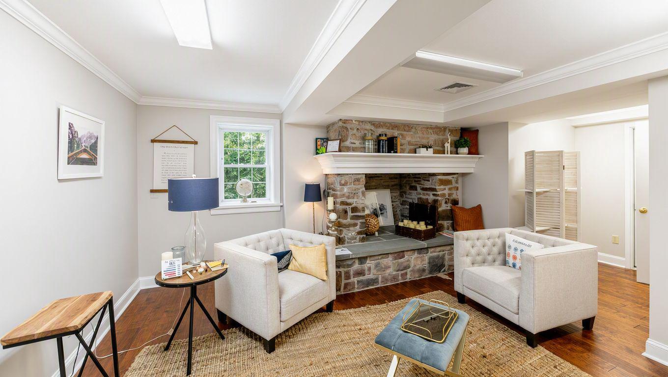 136 2nd Ave # Property Photo 9