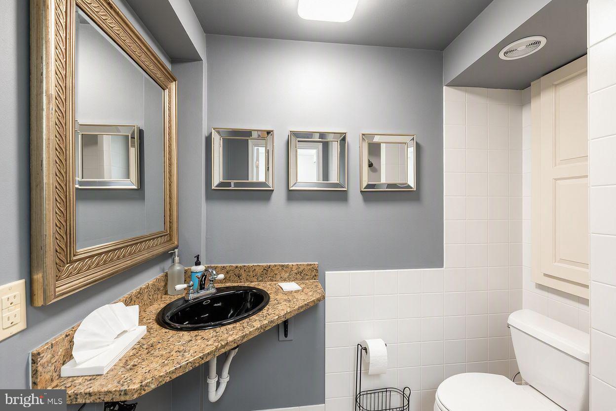 136 2nd Ave # Property Photo 11