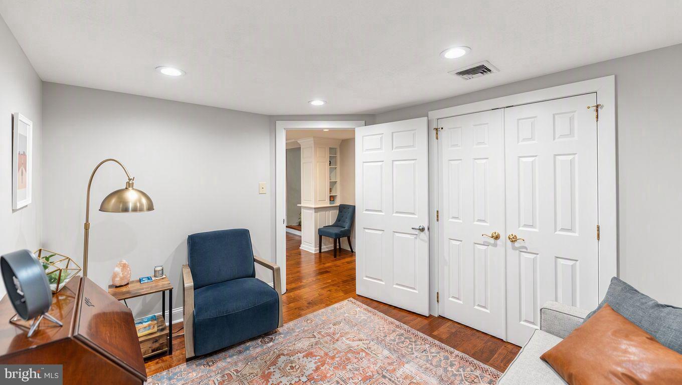136 2nd Ave # Property Photo 14