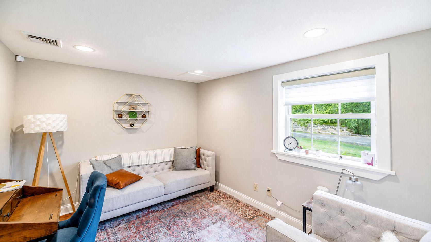 136 2nd Ave # Property Photo 15