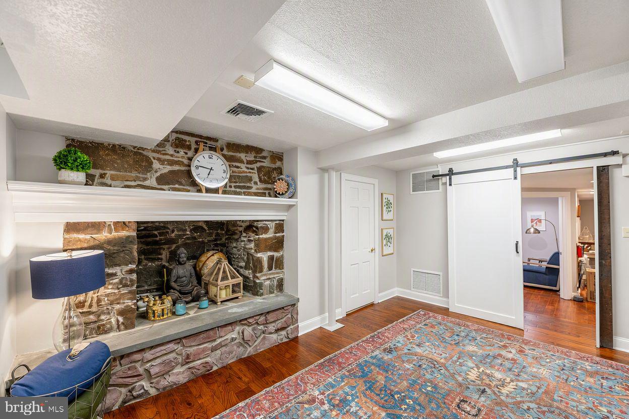 136 2nd Ave # Property Photo 18
