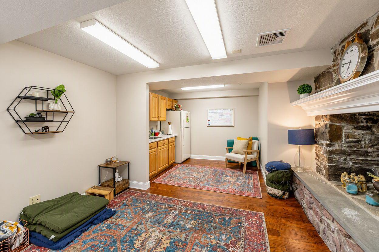 136 2nd Ave # Property Photo 19