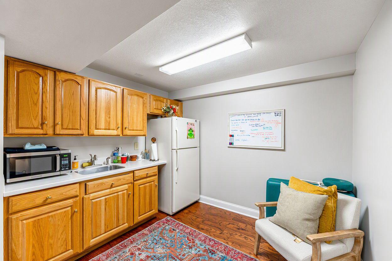 136 2nd Ave # Property Photo 20