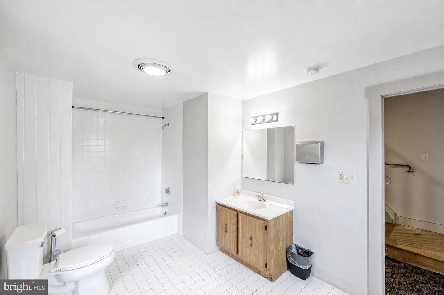 136 2nd Ave Property Photo 18