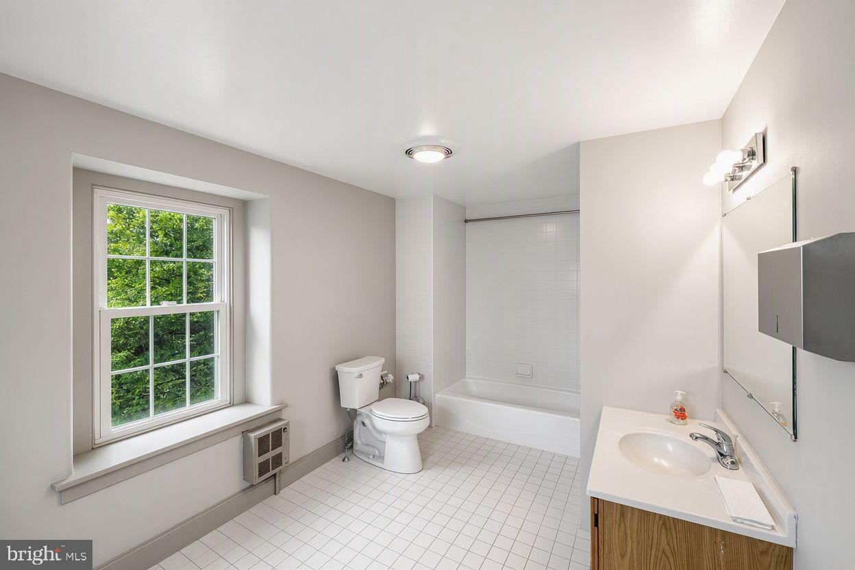 136 2nd Ave Property Photo 19