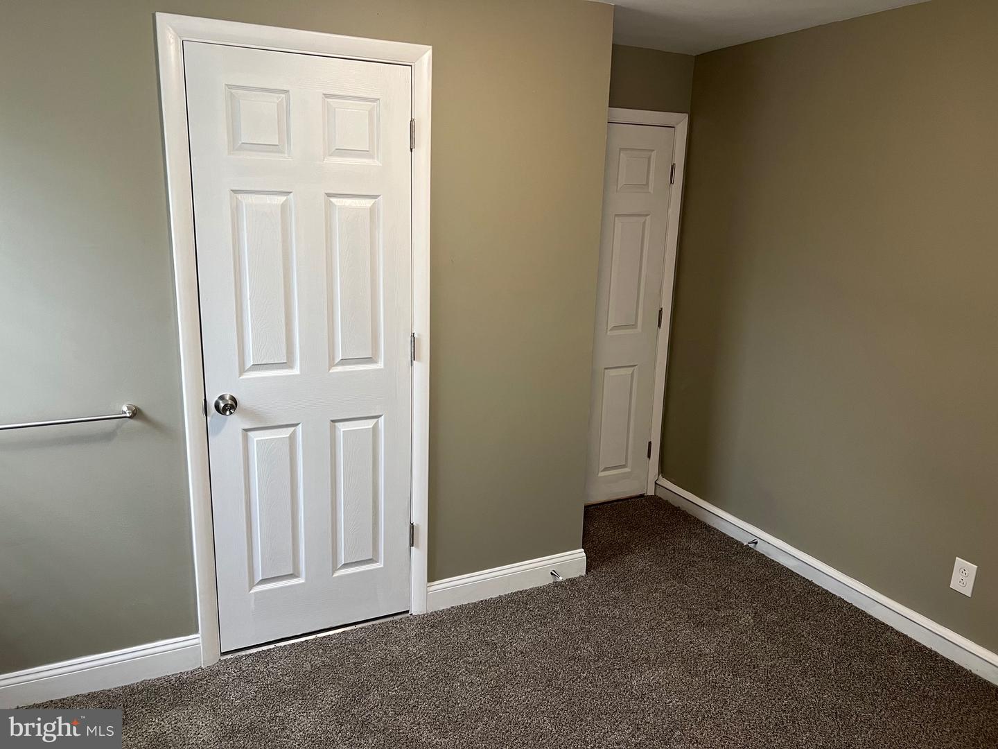 220 Glasgow St Property Photo 17