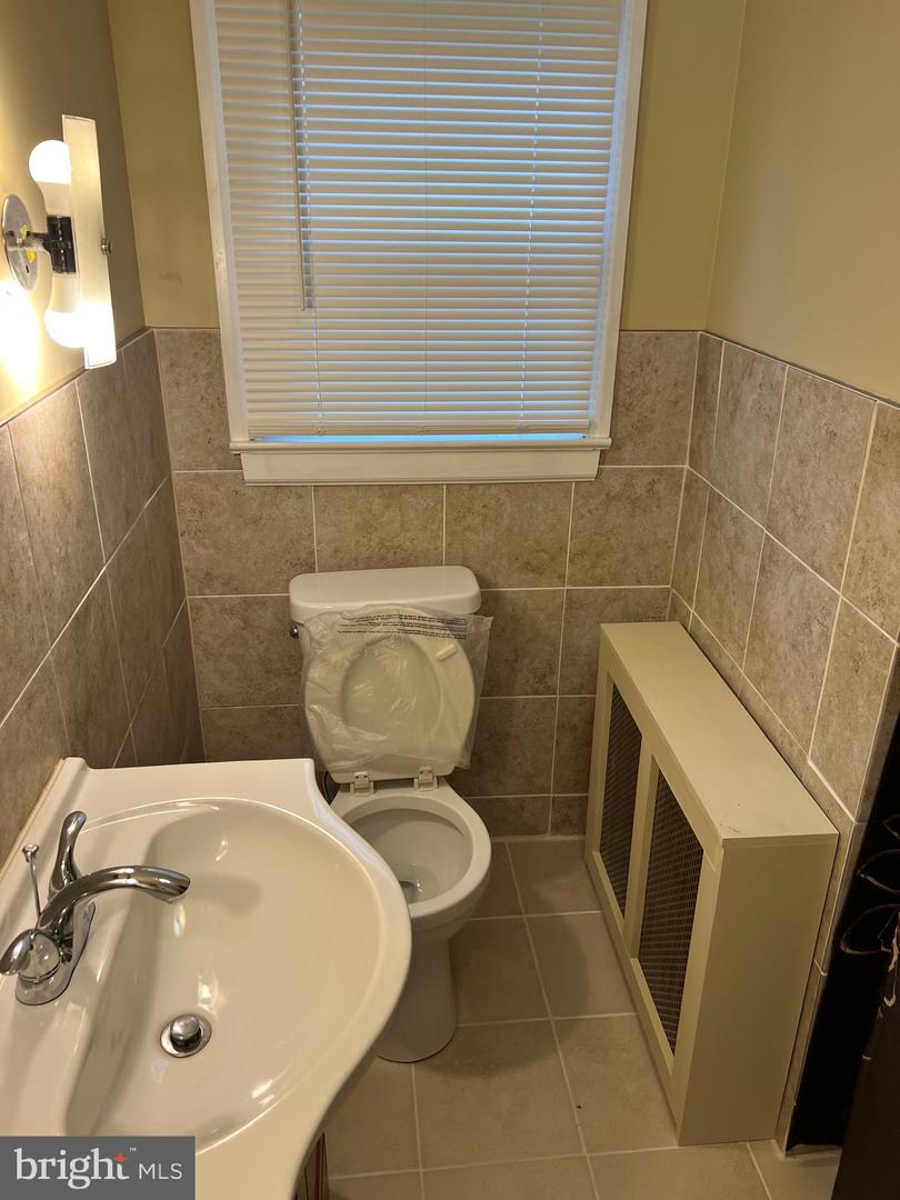 220 Glasgow St Property Photo 23