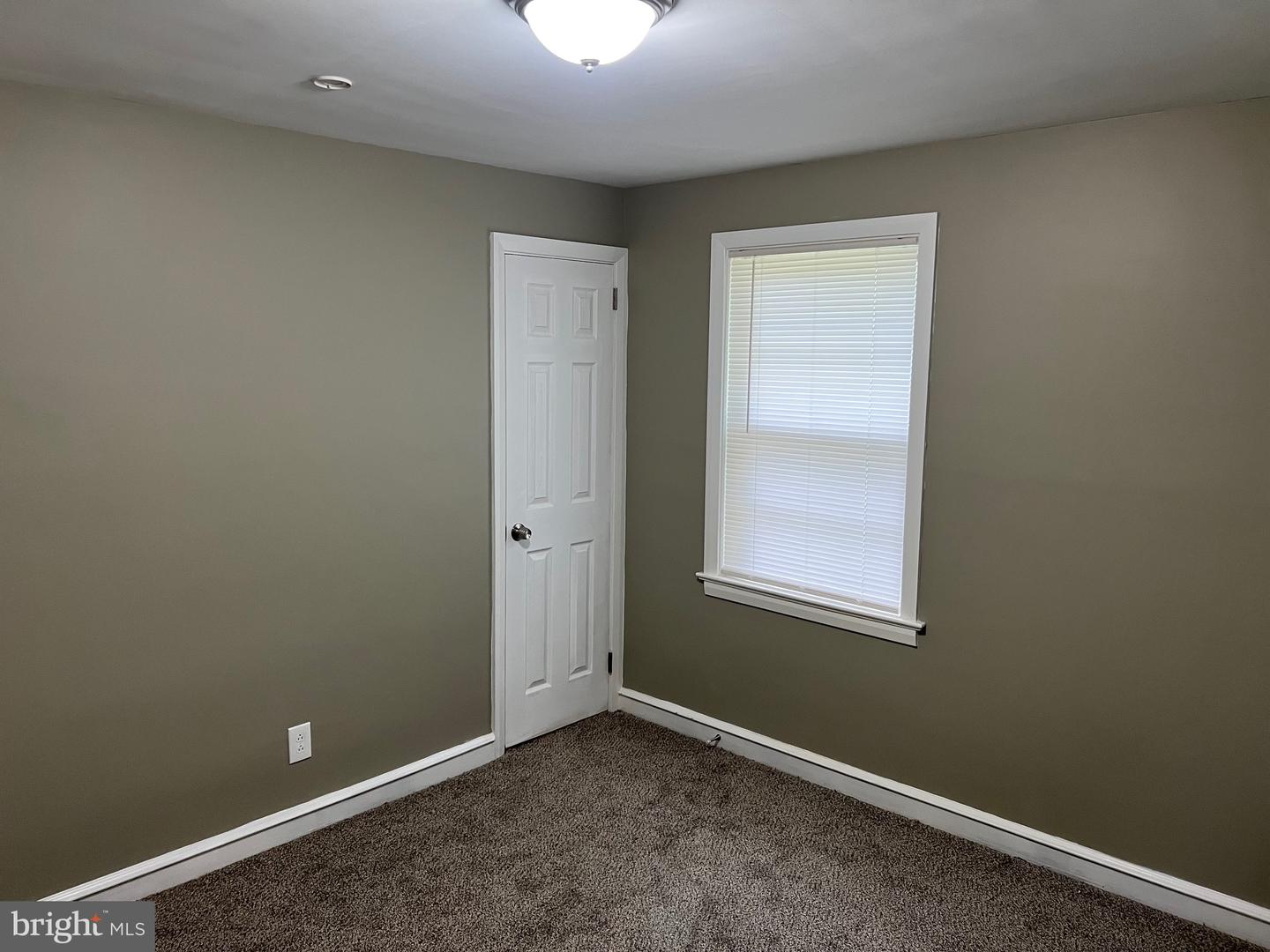 220 Glasgow St Property Photo 25