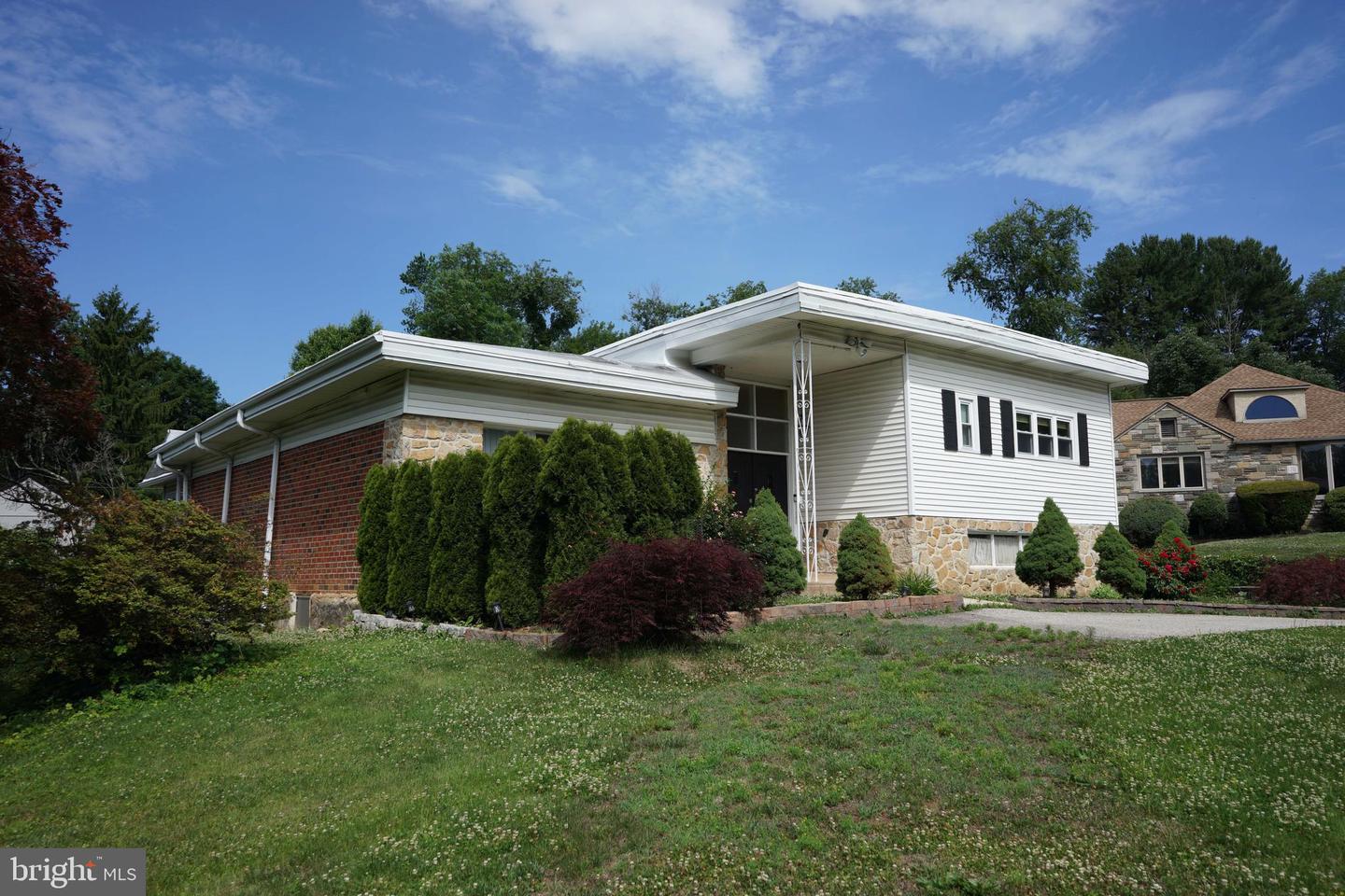 1104 Gainsboro Rd Property Photo 3