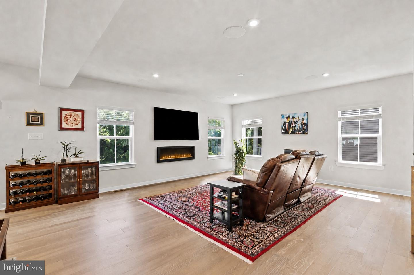 1024 Miles Ct Property Photo 12
