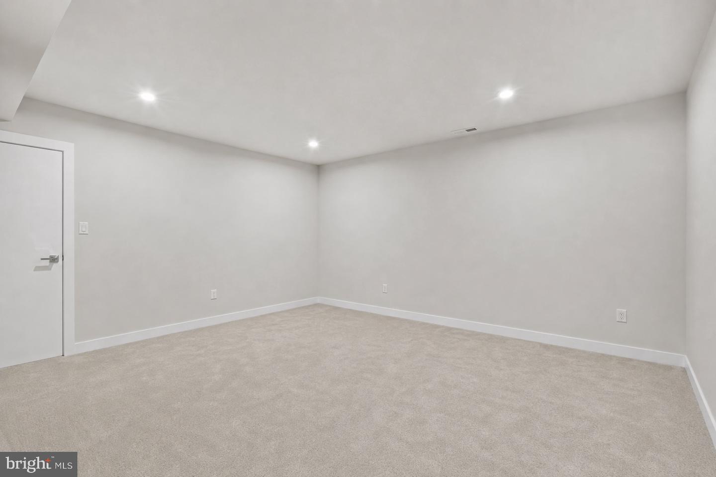 1024 Miles Ct Property Photo 47
