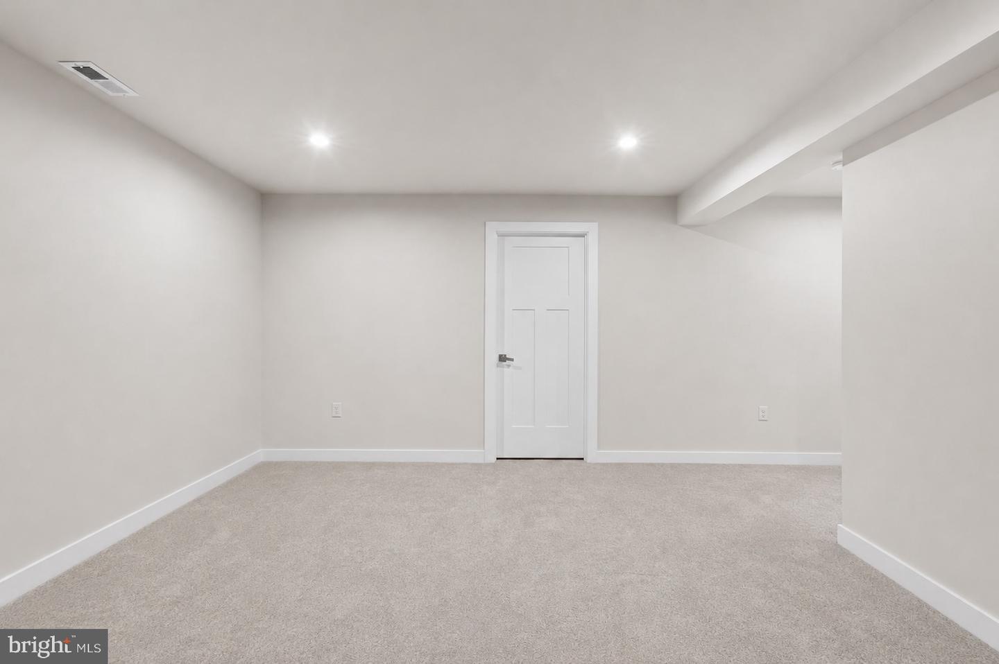 1024 Miles Ct Property Photo 48