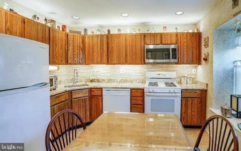 532 Canterbury Rd Property Photo 13