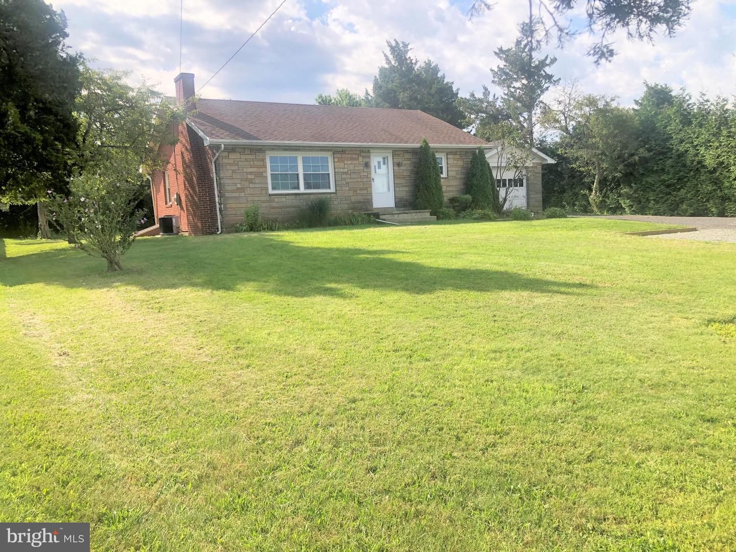 2060 Bridge Rd Property Photo 1