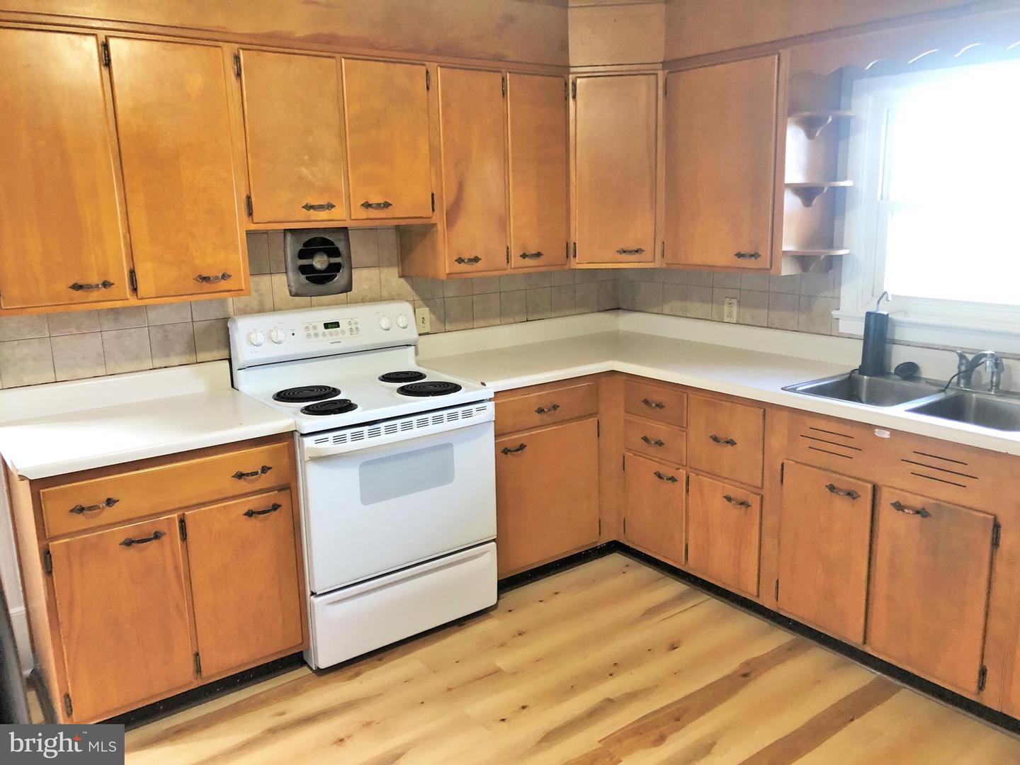2060 Bridge Rd Property Photo 7