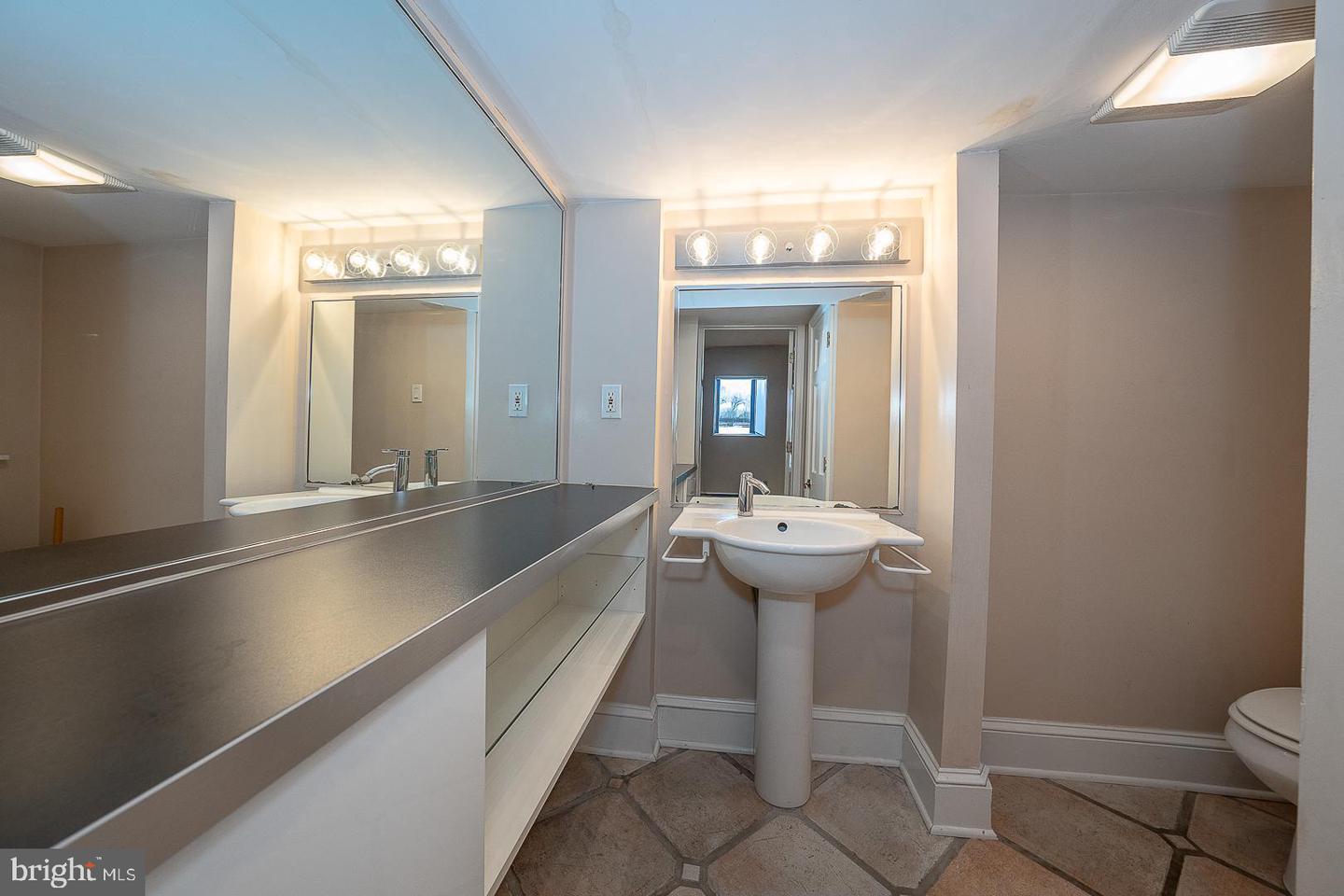 212 Elm Ter #1 Property Photo 6