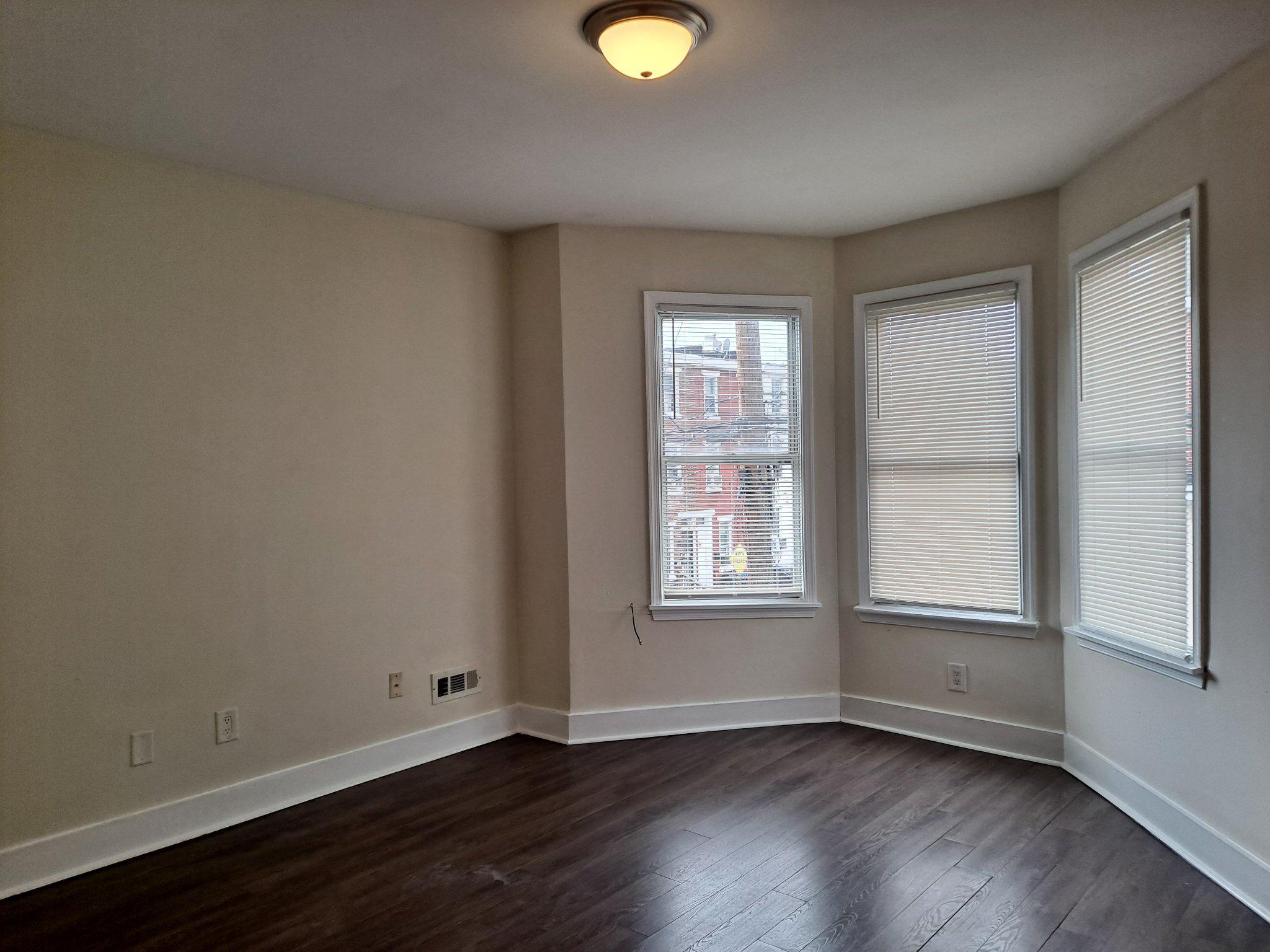 1100 Green St Property Photo 4