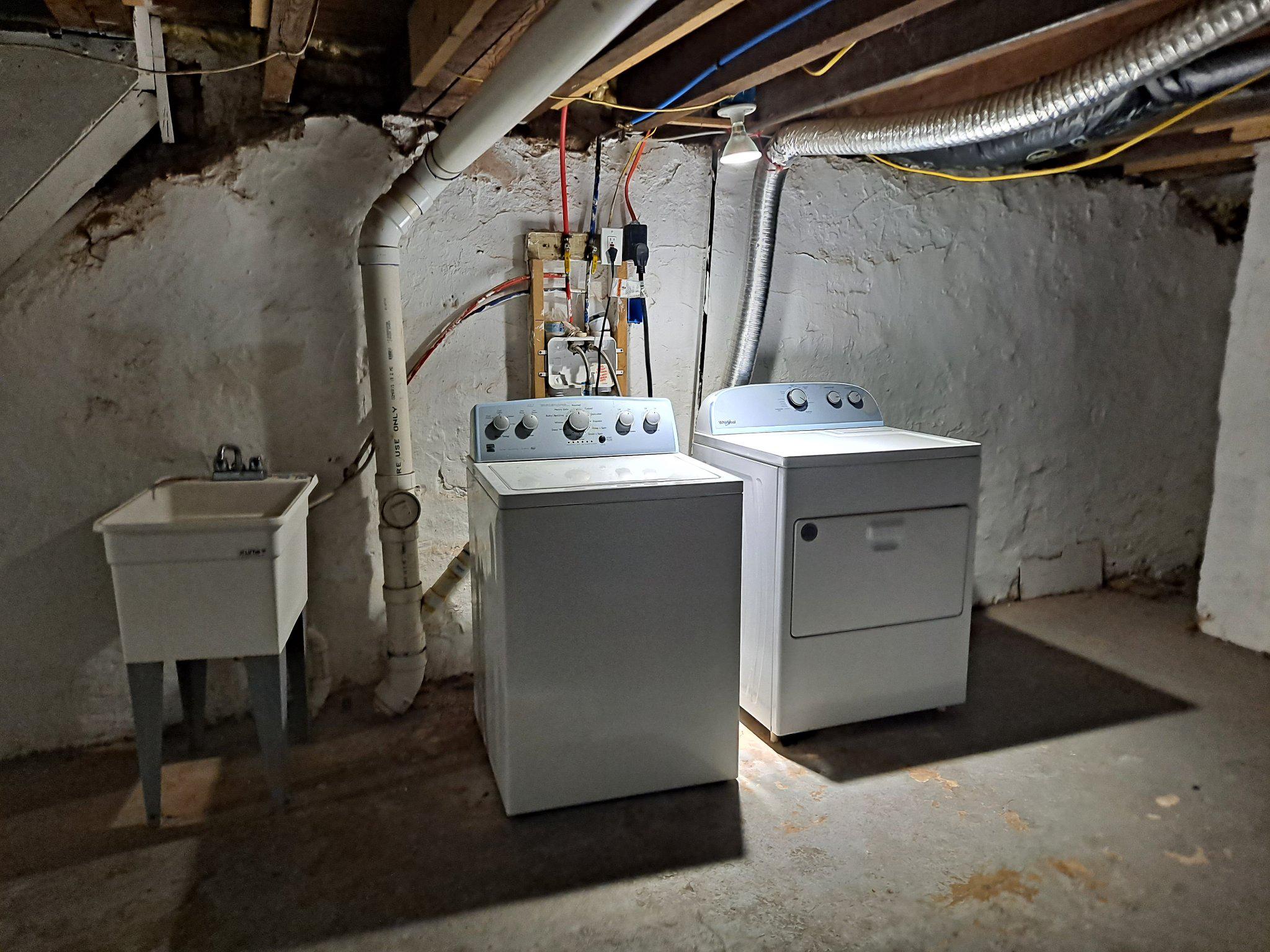 1100 Green St Property Photo 6