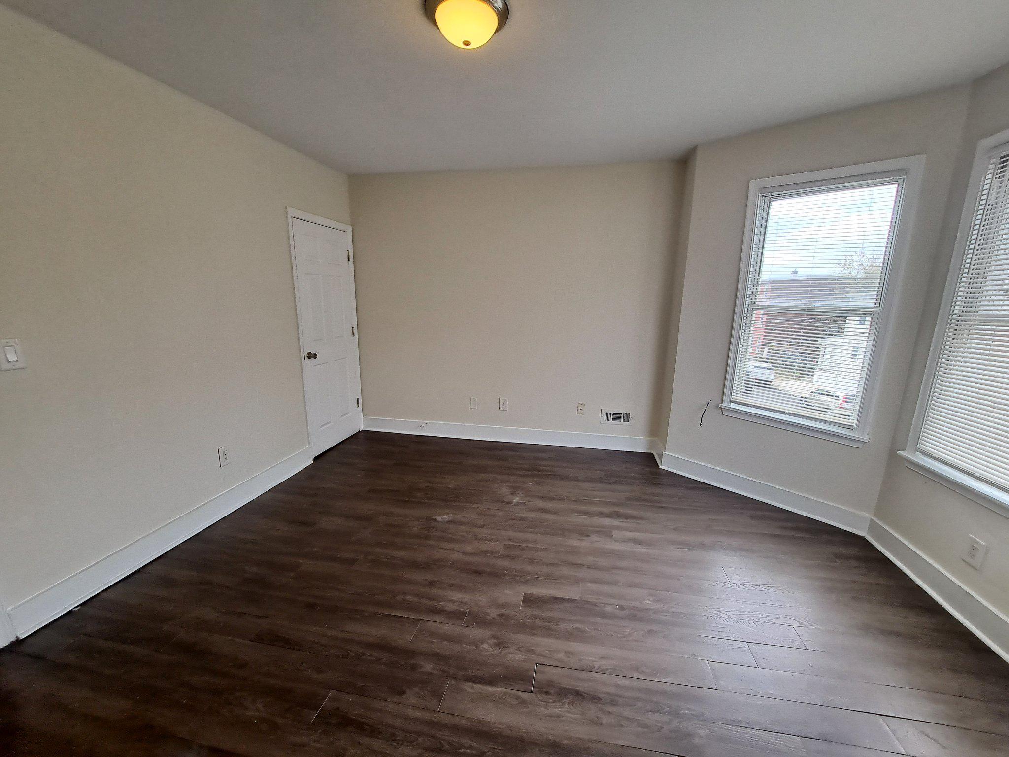 1100 Green St Property Photo 16