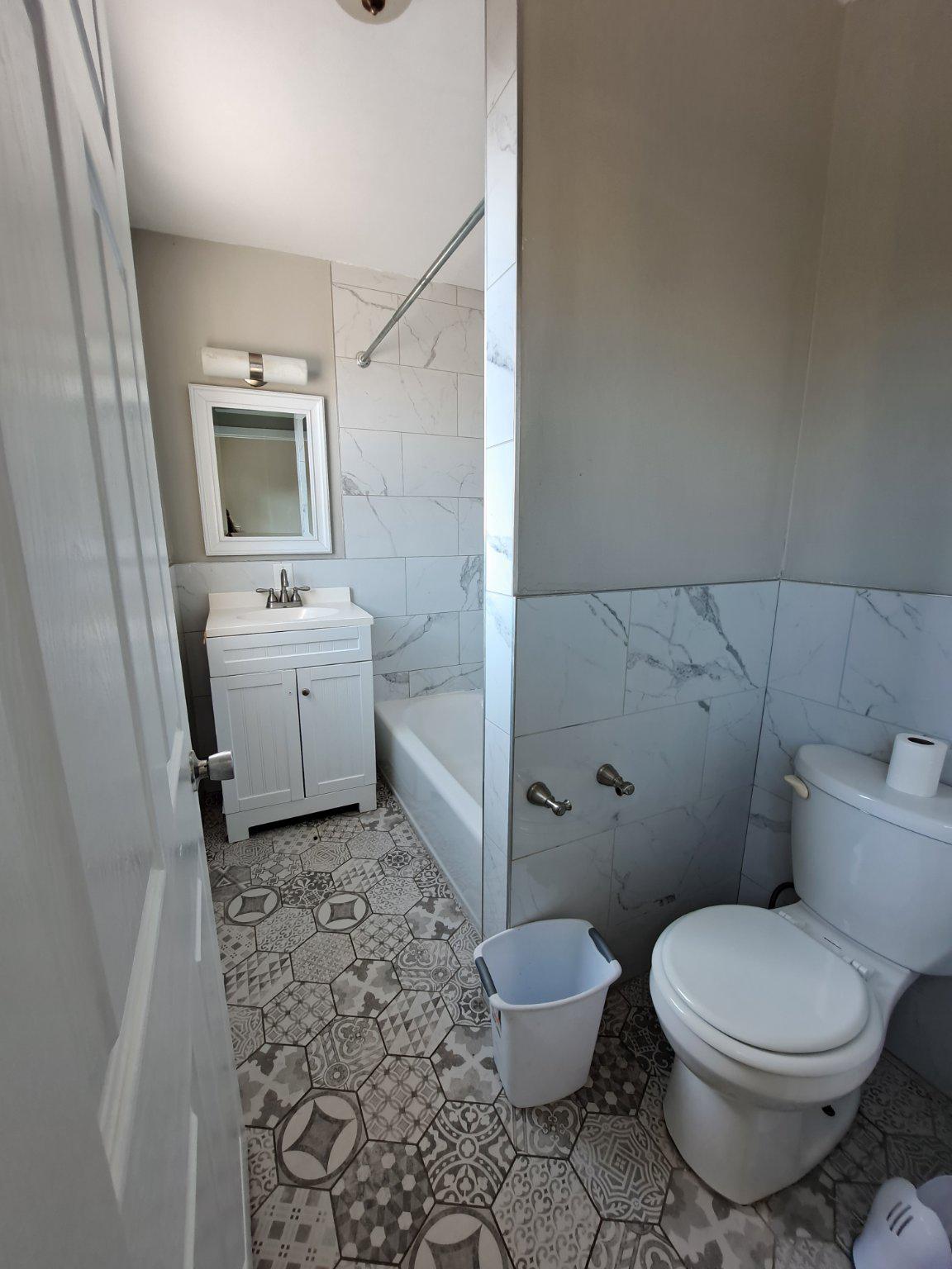 1100 Green St Property Photo 21