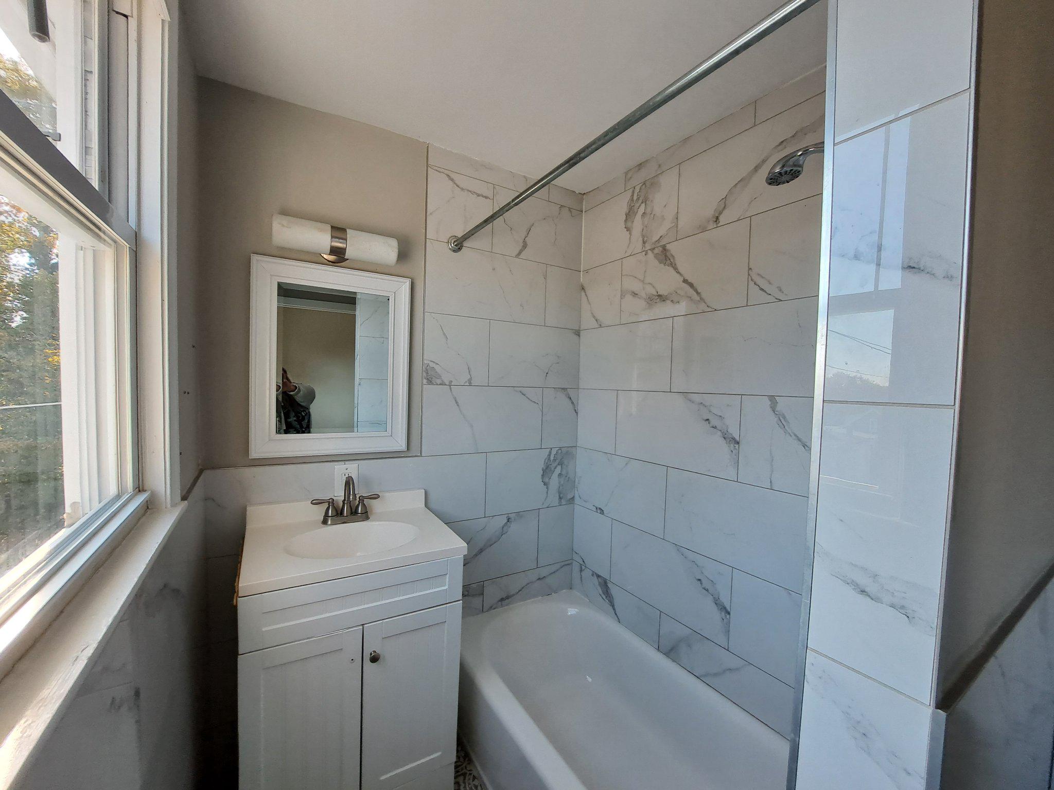 1100 Green St Property Photo 22