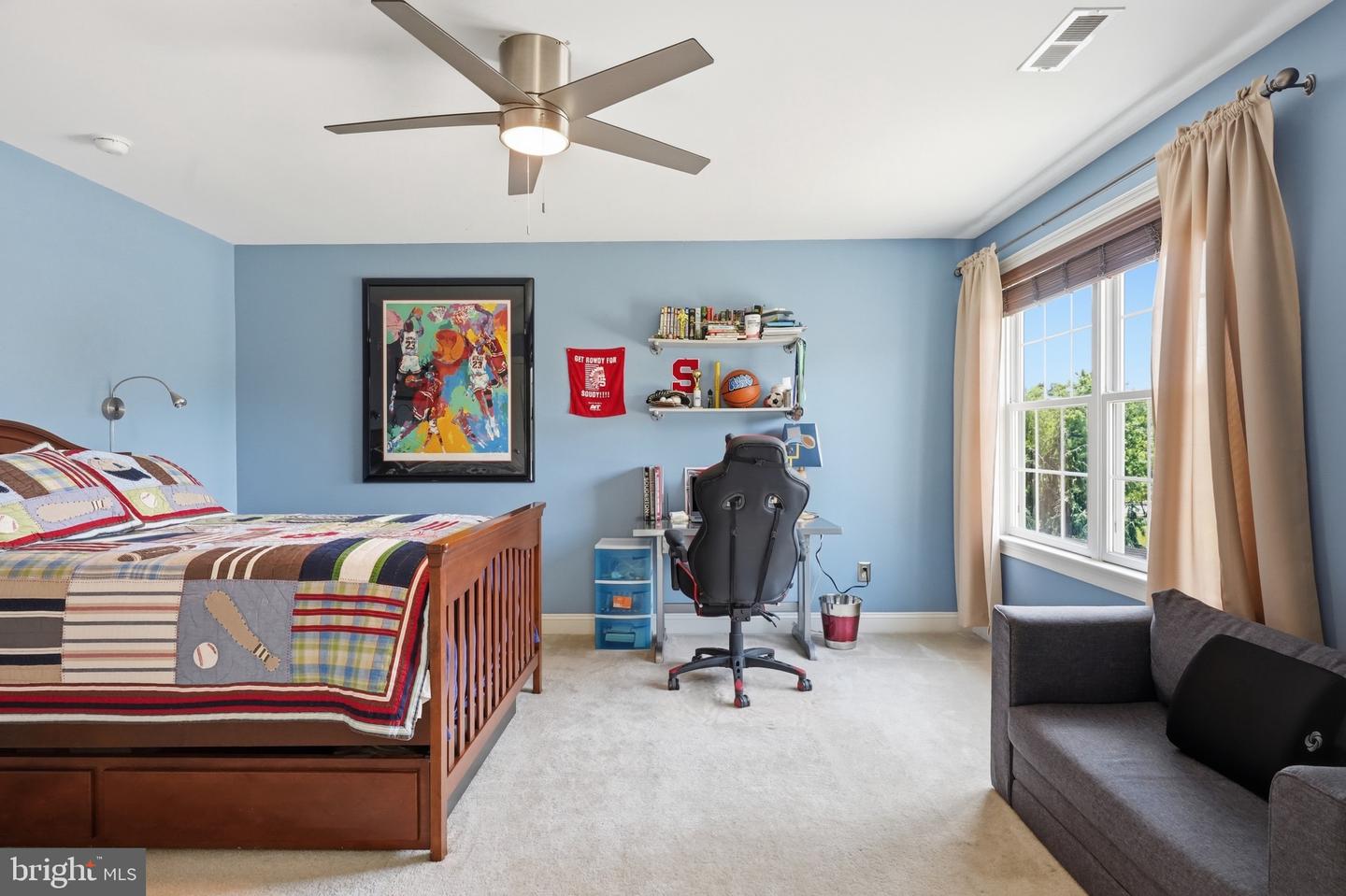 879 Ashbourne Way Property Photo 33