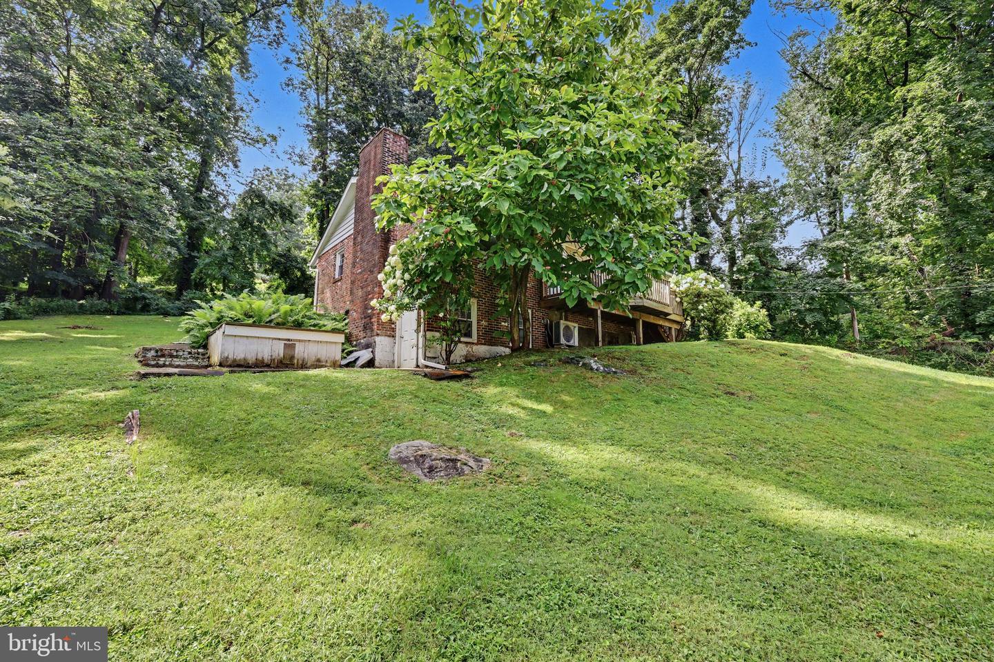 361 Spring Garden St Property Photo 2
