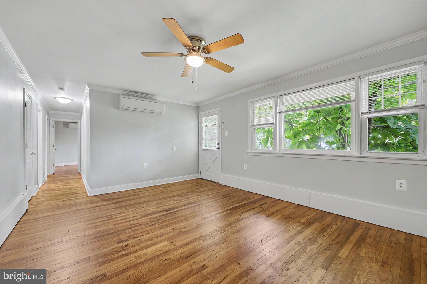 361 Spring Garden St Property Photo 6