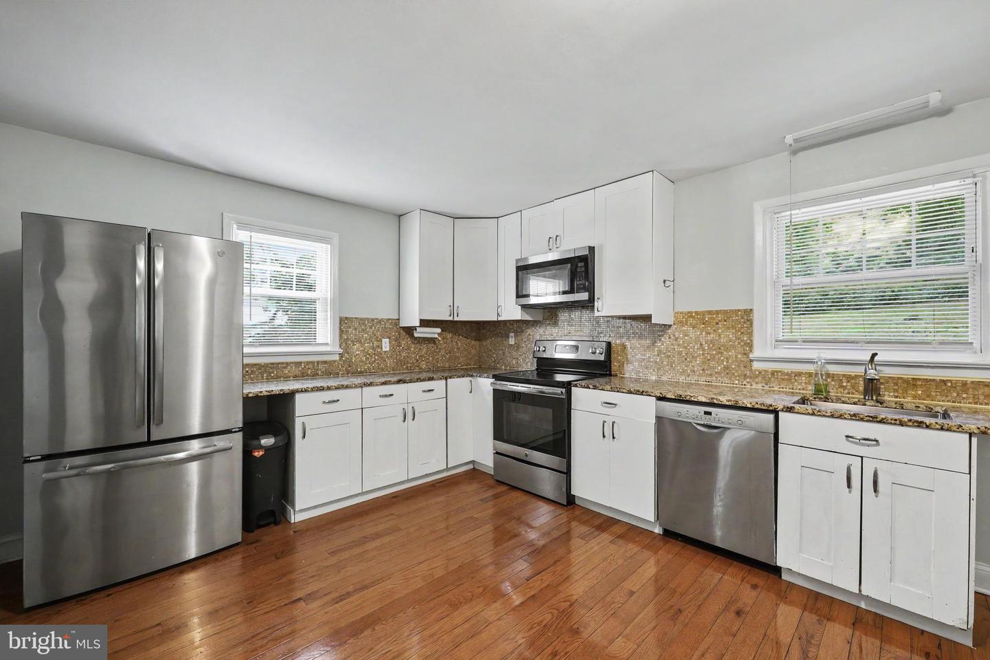 361 Spring Garden St Property Photo 10