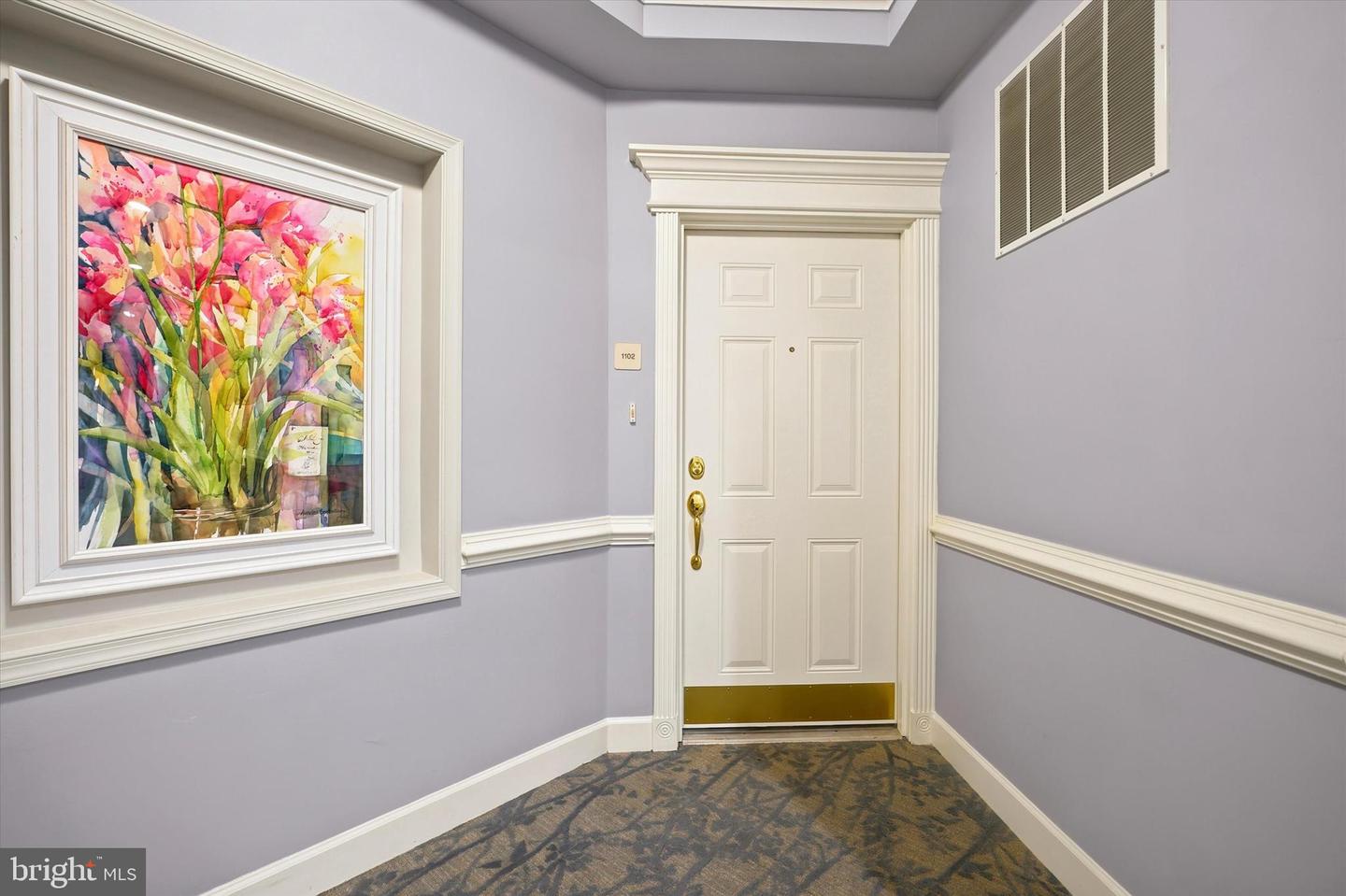 1102 Lilac Ct Property Photo 3