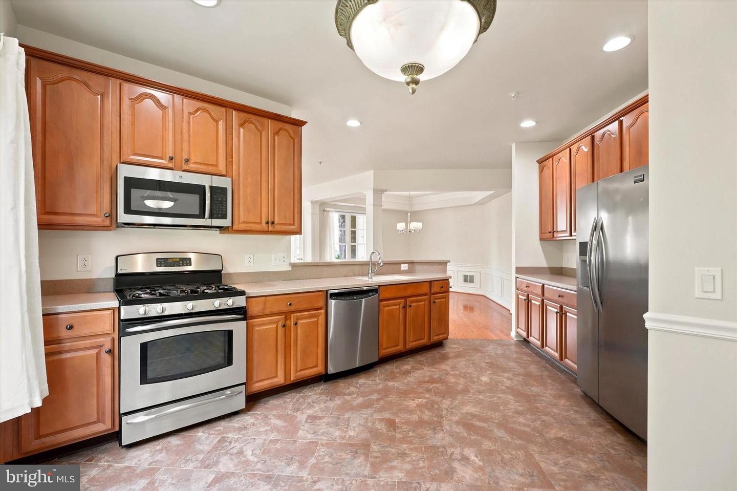 1102 Lilac Ct Property Photo 6
