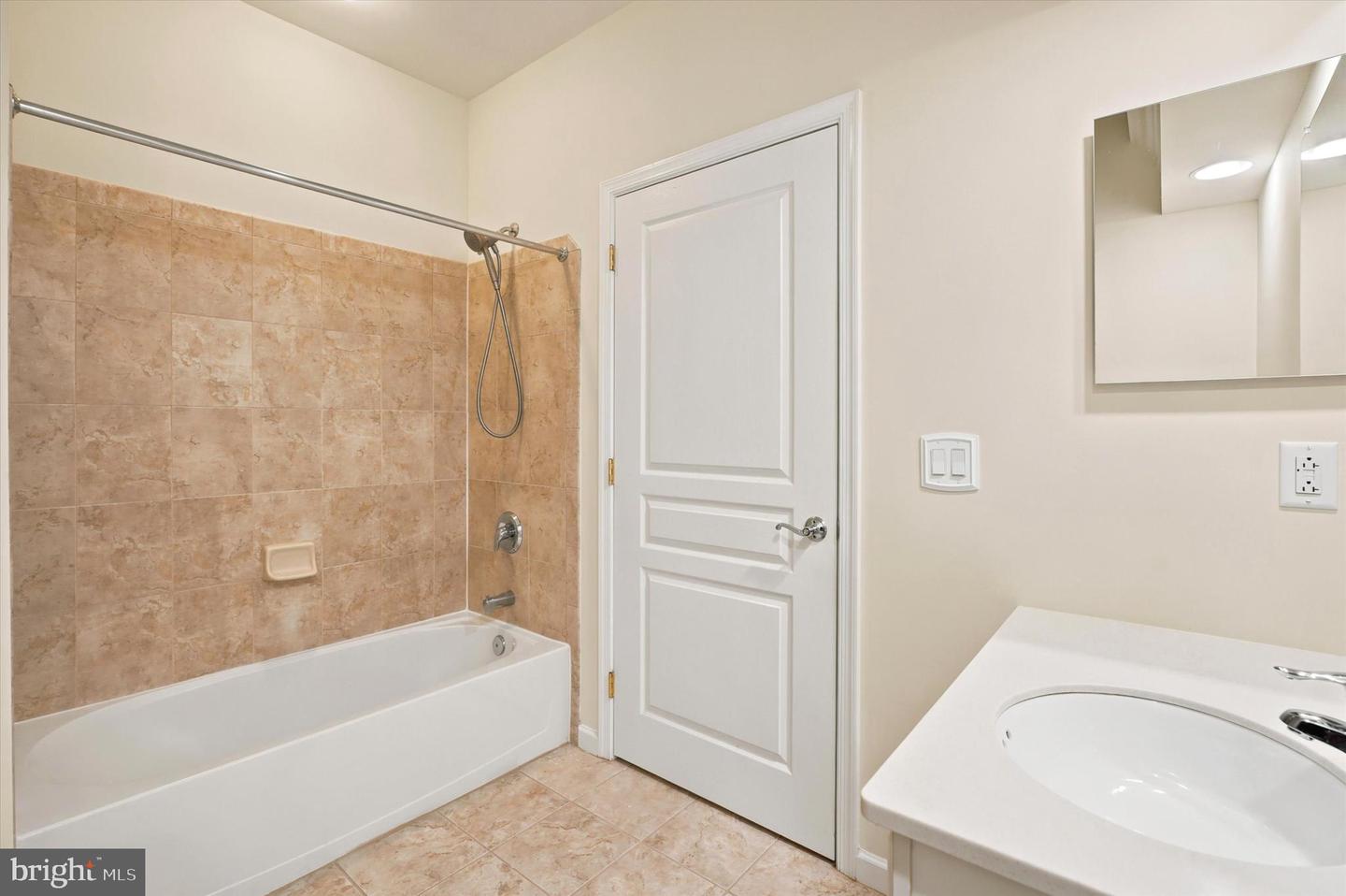 1102 Lilac Ct Property Photo 23