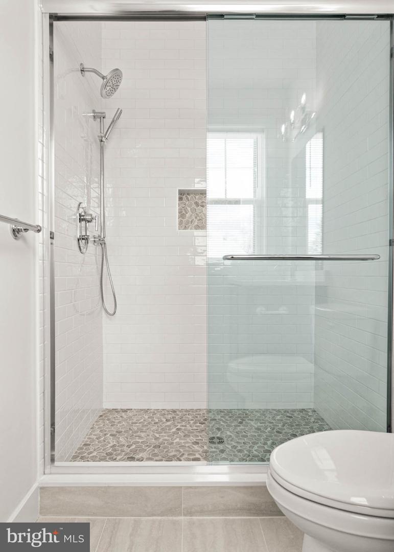 417 Isabelle Ct #201 Property Photo 14