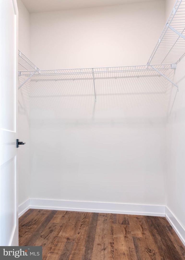 417 Isabelle Ct #201 Property Photo 15