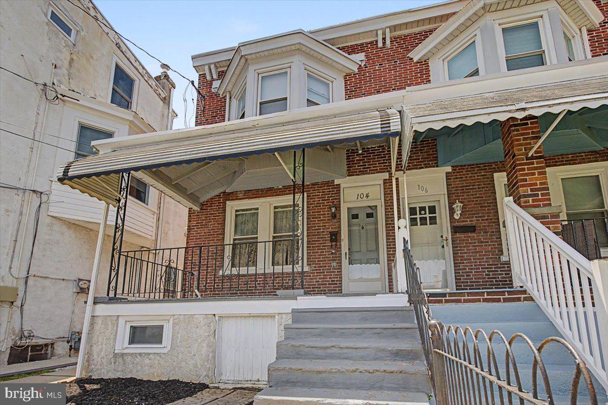 104 W Seventh St Property Photo 1