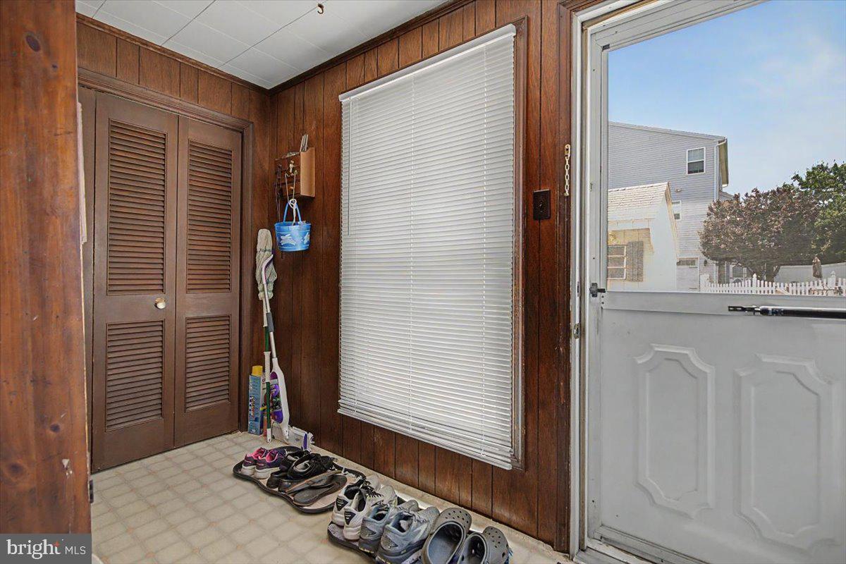 104 W Seventh St Property Photo 11