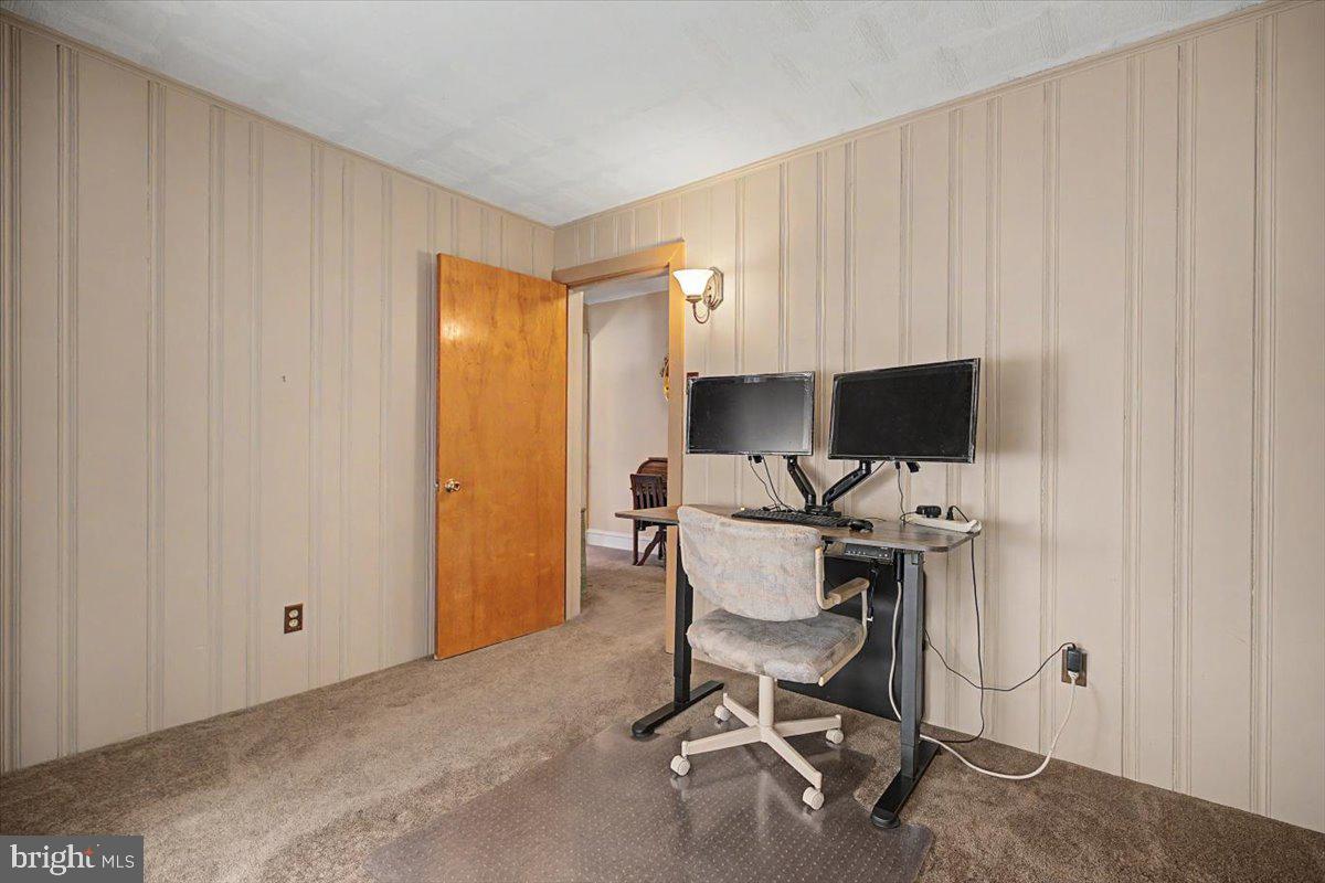 104 W Seventh St Property Photo 21