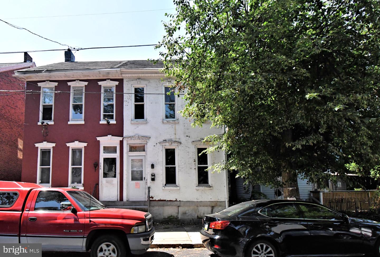 346 W Walnut St Property Photo 2