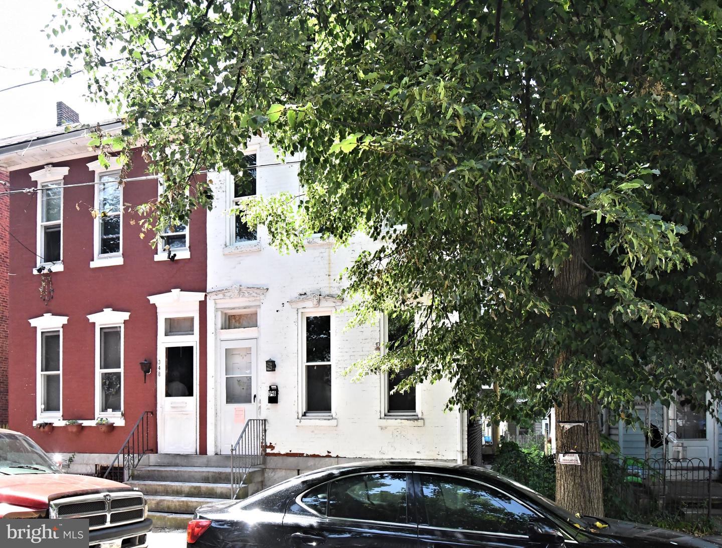 346 W Walnut St Property Photo 3