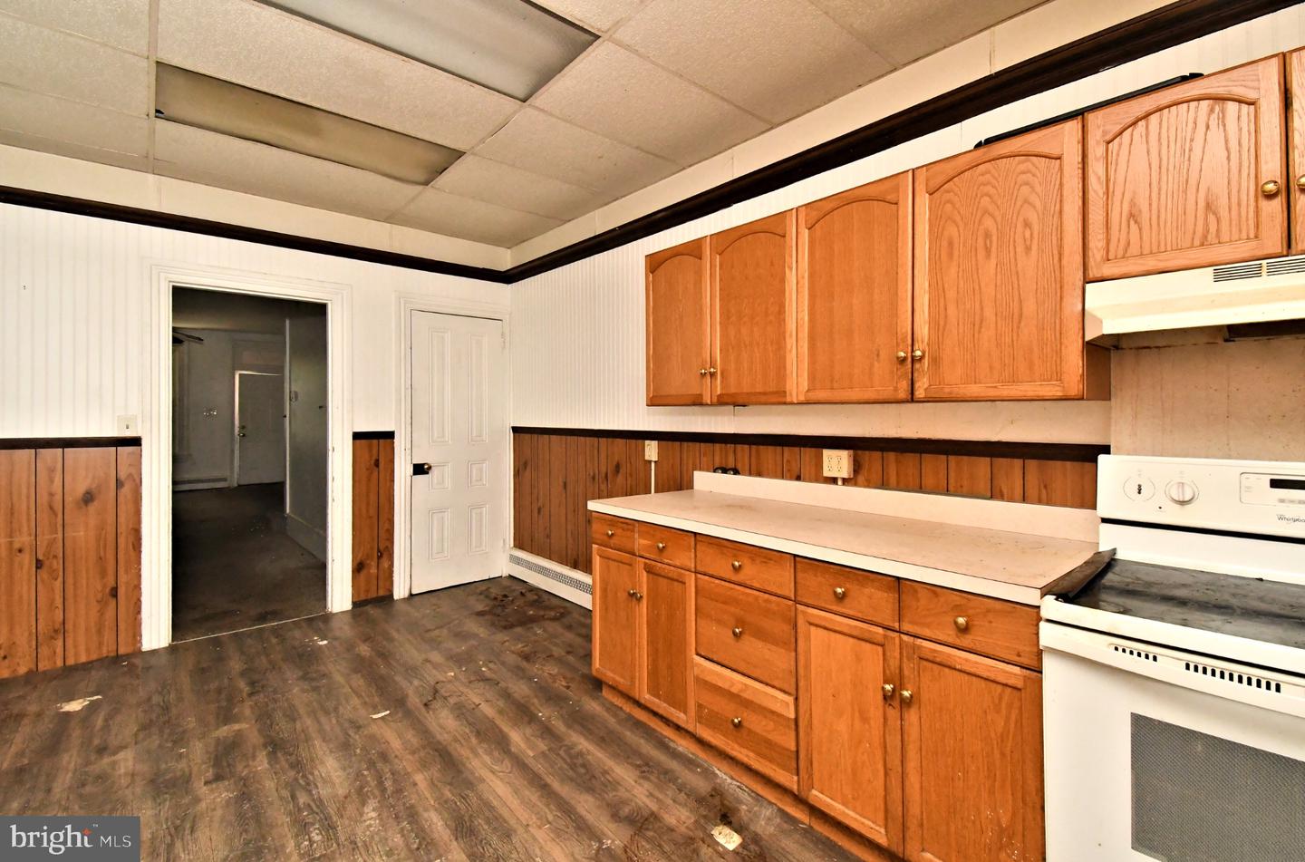 346 W Walnut St Property Photo 6