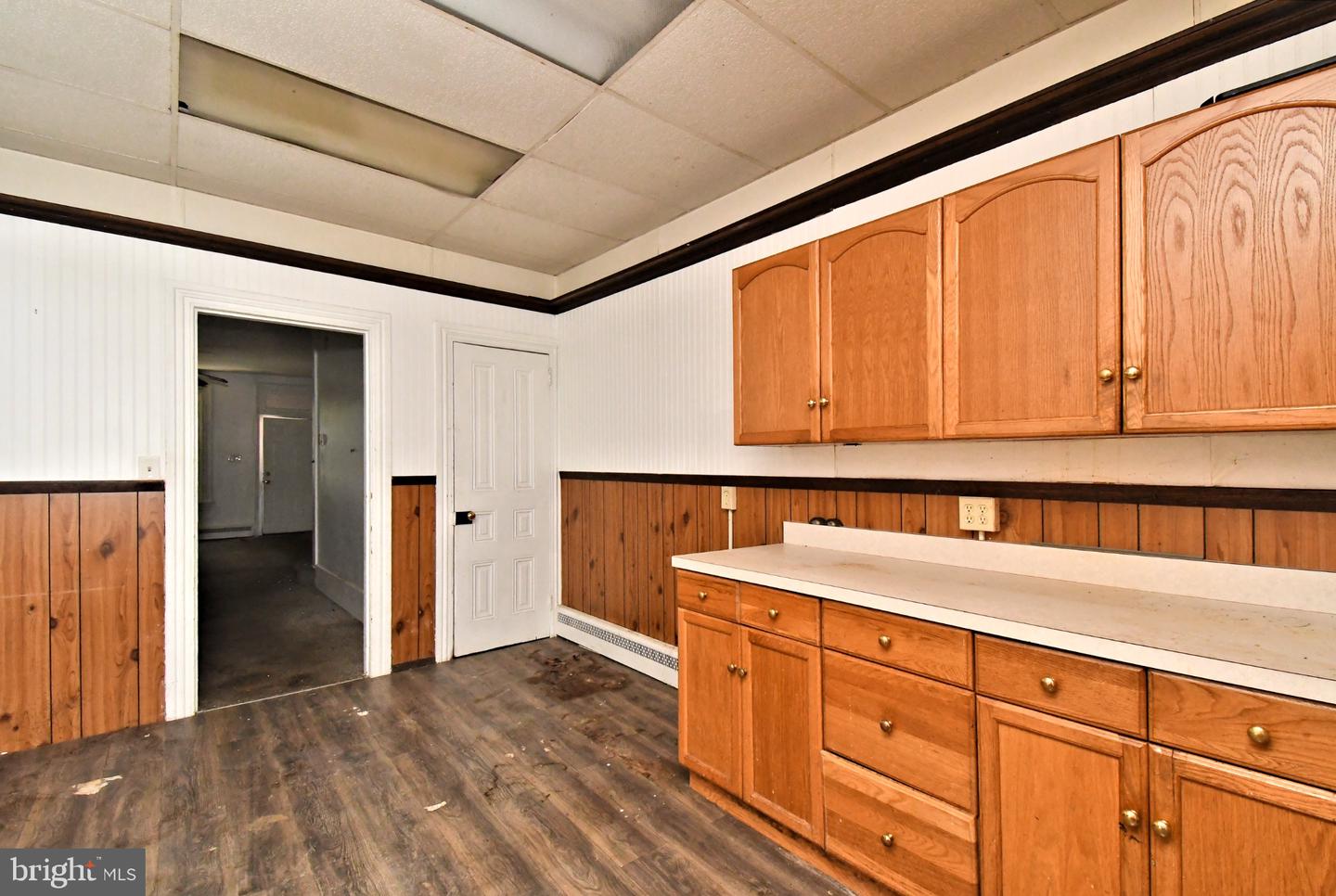 346 W Walnut St Property Photo 8