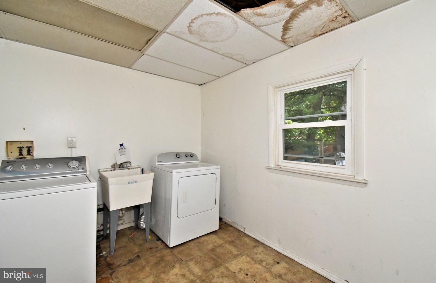 346 W Walnut St Property Photo 11