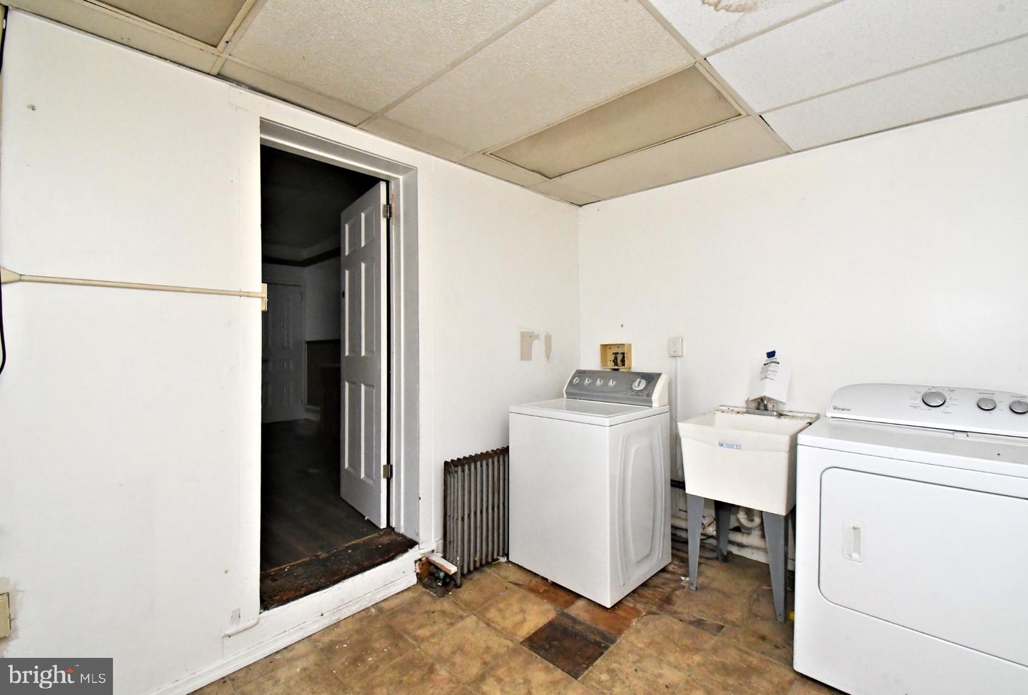 346 W Walnut St Property Photo 13